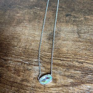 Like New Kendra Scott Elisa Necklace